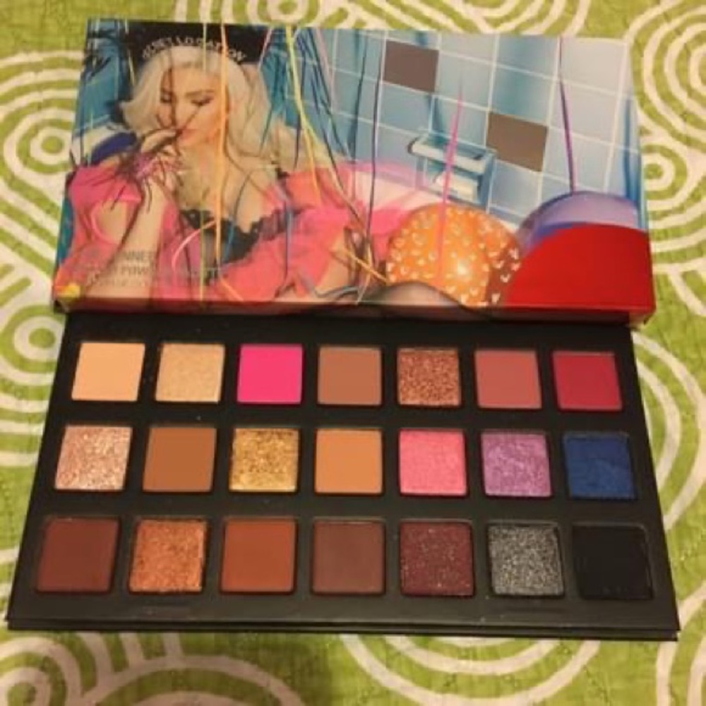 Kylie Jenner Birthday Eyeshadow Palette. New